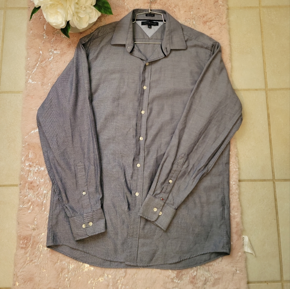 ✨️Tommy hilfiger button-down blue shirt✨️